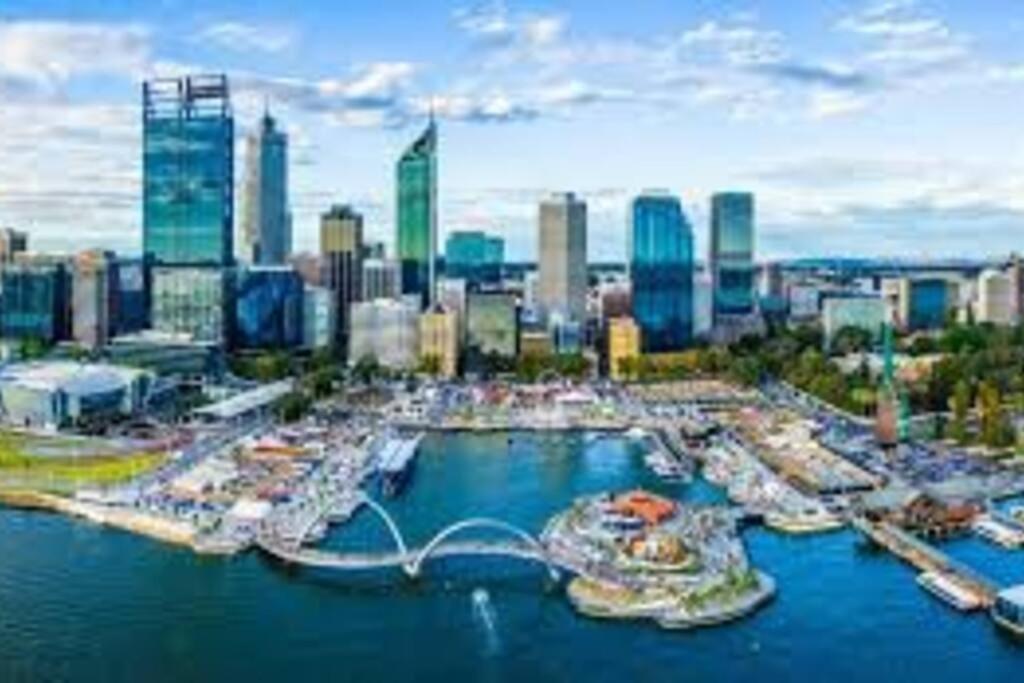In The City Perth 1B1B Pool And Nice View Bagian luar foto