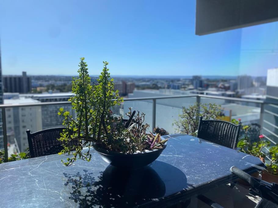 In The City Perth 1B1B Pool And Nice View Bagian luar foto