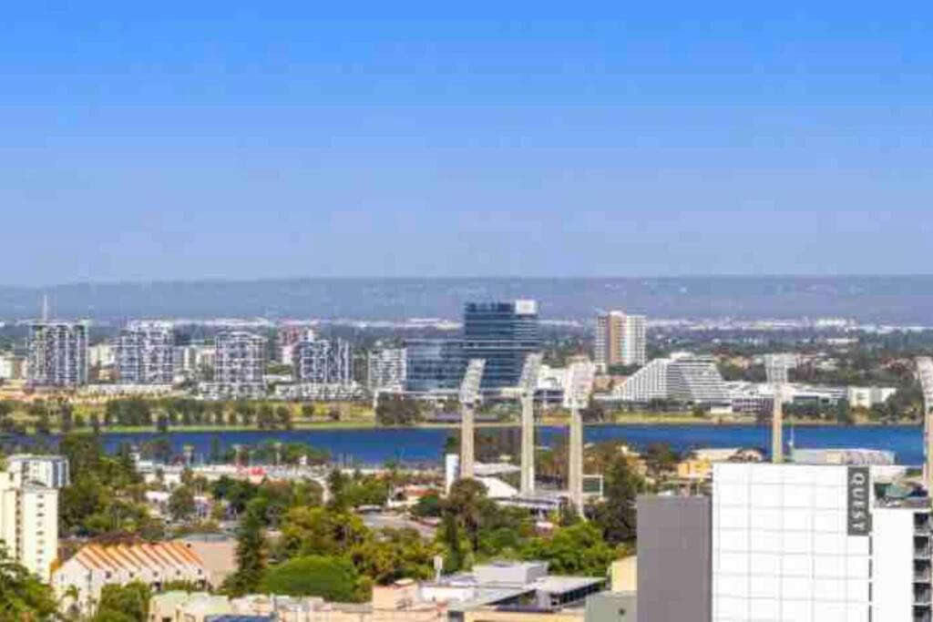 In The City Perth 1B1B Pool And Nice View Bagian luar foto
